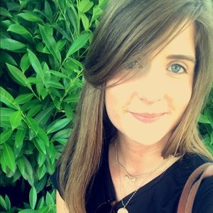 Meet your Posher, Caitlin